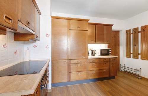 Engen Apartment | Apartment 'Hewenpanorama 4' with Mountain View, Shared Terrace and Wi-Fi