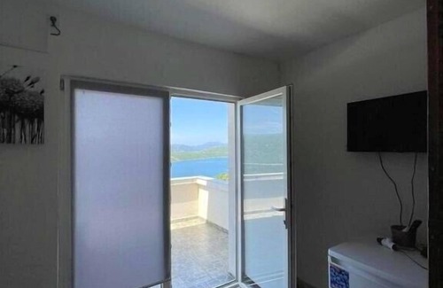 Neum Apartment | Apartment Hills with 2 bedrooms and balcony with sea view