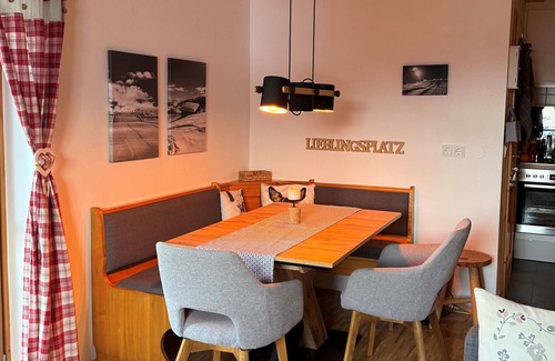 Hochkrimml Apartment | Apartment 'Höhenrausch' at 1,700 meters above sea level, 150 meters to the lift, underground parking space