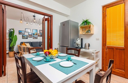 Coste Apartment | Apartment 'Home Centrum 1' with Sea View, Wi-Fi and Air Conditioning