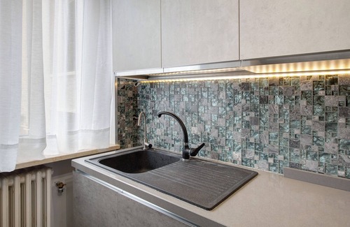 Bardolino Apartment | Apartment 'Home Sweet Dream' with Mountain View, Wi-Fi and Air Conditioning