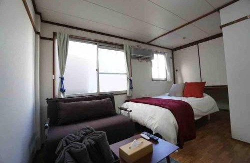 Nanbasennichimae Apartment | Apartment House Kawara 401