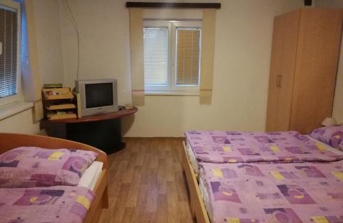 Marindol House | Apartment House Papa