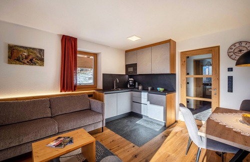 Acereto Apartment | Apartment 'Hubertus - Speikboden' with Mountain View, Private Terrace and Wi-Fi