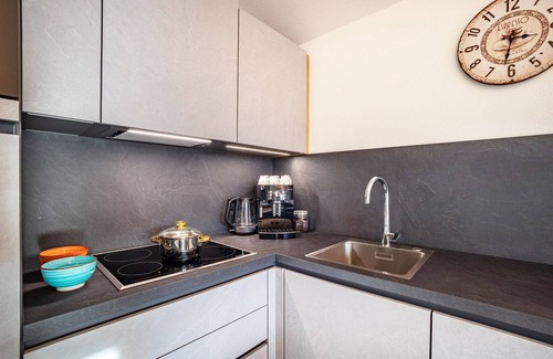 Acereto Apartment | Apartment 'Hubertus - Wasserfallspitz' with Mountain View, Private Terrace and Wi-Fi