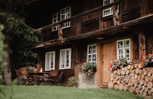 Titisee-Neustadt House | Apartment 'Hüsli' with Private Terrace, Private Garden and Wi-Fi