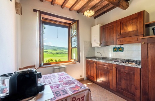 Gallina Apartment | Apartment 'Il Giogo' with Shared Pool, Wi-Fi and Air Conditioning