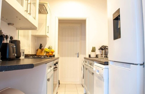 Kempston Apartment | Apartment Ideal for Hospital by Nest Stays