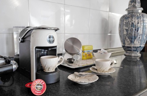 Spinea Apartment | Apartment 'Il Gelsomino' with Shared Terrace, Wi-Fi and Air Conditioning
