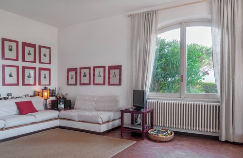 Portoferraio Apartment | Apartment 'Il Grifo - Cozy House' with Sea View, Private Garden and Wi-Fi