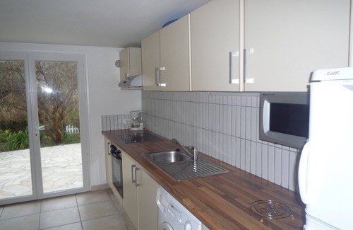 Saint-Jeannet Apartment | Apartment in a beautiful, new villa with pool
