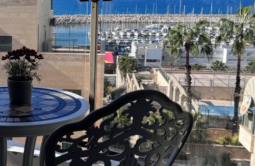 Ashkelon Condo | Apartment in a central location on Ashkelon beach, with a view of the marina
