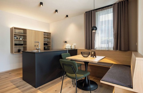 Sesto Apartment | Apartment In A Hotel 'Apartment Relax' with Sea View, Shared Garden and Wi-Fi