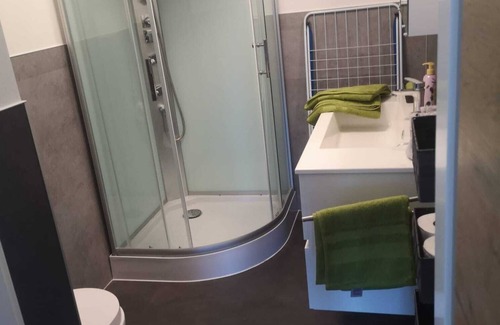 Hoheneich House | Apartment In A Hotel 'Homew4 Rosenapartment' with Balcony and Wi-Fi