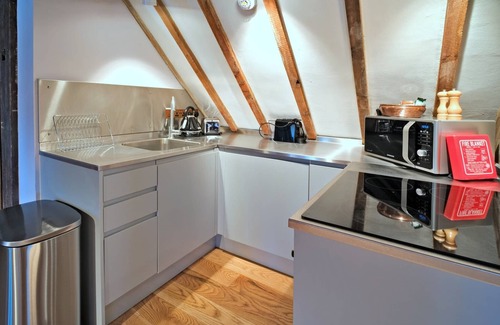 Brackley Apartment | Apartment in Brackley Town Hall Charm
