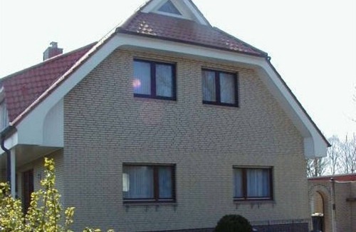 Groden Apartment | Apartment 'In Der 1 Etage' with Wi-Fi