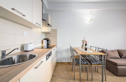 Drenje Apartment | Apartment in Drenje with Stunning Sea View