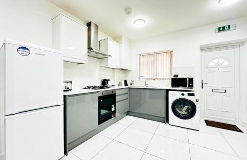 East Ham Apartment | Apartment in East Ham, London