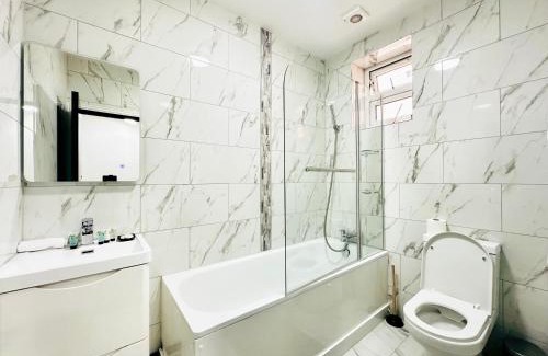 East Ham Apartment | Apartment in East Ham, London