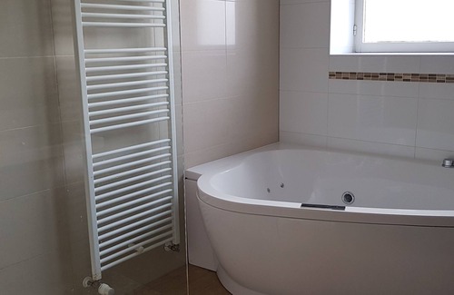 Ganshoren Apartment | APARTMENT IN FAMILY RESIDENCE