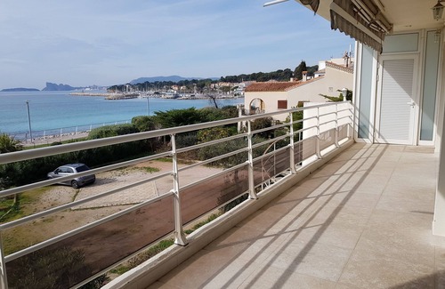 Les Lecques Apartment | Apartment in front of the beach, superb sea view and terrace ๐๏ธ๐๏ธ๐๏ธ