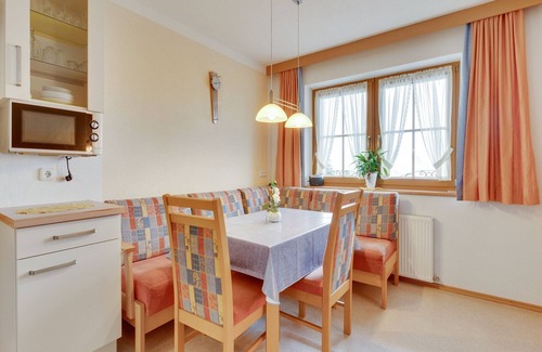 Hainzenberg Apartment | Apartment in Hainzenberg near Ski Lift