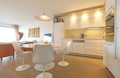 Knokke Apartment | Apartment in Het Zoute with Sea Views