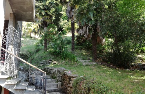 San Maurizio Apartment | Apartment in house surrounded by greenery above Ghiffa: 300 meters from the lake.