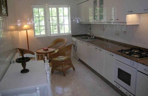 Larino Apartment | Apartment in Lariño with wifi