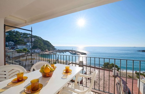 Llafranc Apartment | Apartment in Llafranc with Sea Views