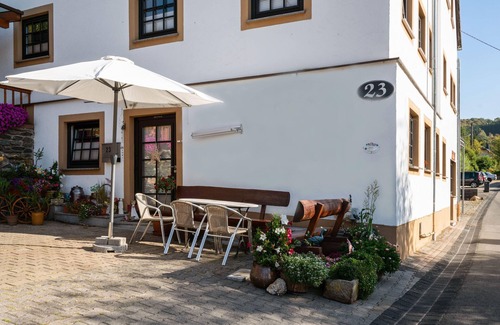 Merschbach Apartment | Apartment in Merschbach with Garden
