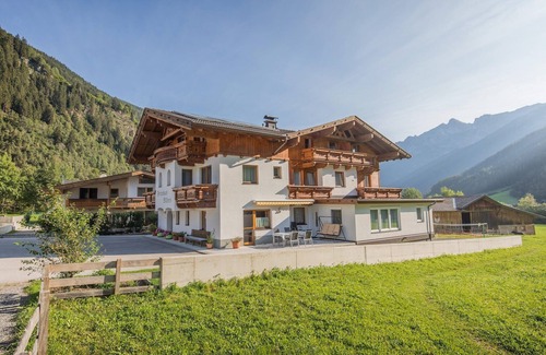 Neustift Im Stubaital Apartment | Apartment in Milders near Stubai Glacier