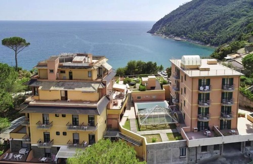 Moneglia Apartment | Apartment in Mongelia with garage