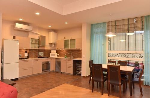 Sololaki Apartment | Apartment in old Tbilisi