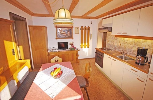 Arzl im Piztal Apartment | Apartment in Pitztal with Mountain Views