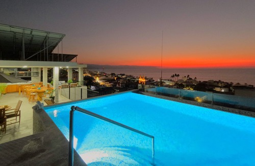 Colonia 5 de Diciembre Apartment | Apartment in Puerto Vallarta center, 6 people