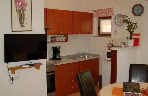 Grabri Apartment | Apartment in Roč with Balcony, Air condition, WIFI, Washing machine (4909-1)