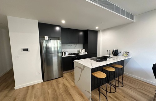 Rockdale Apartment | Apartment in Rockdale, Near train & Sydney"