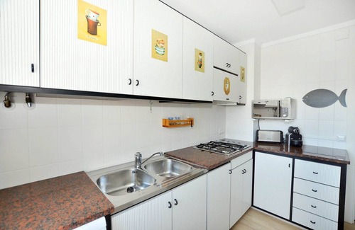 Roses Town Center Apartment | Apartment in Roses with Stunning Sea Views