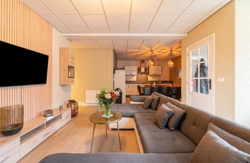 Strucht Apartment | Apartment in Schin op Geul with Sauna