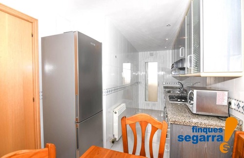El Roc de Sant Gaieta Apartment | Apartment in second sea line with communal area and pool