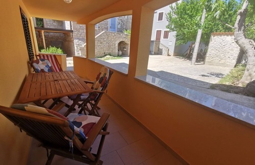 Sveti Jakov Apartment | Apartment in Stivan with Terrace, Air condition, WIFI (920-1)