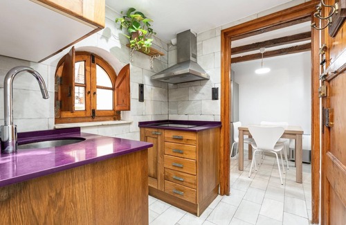 Old Town Apartment | Apartment in TGN historic center only 450m beach