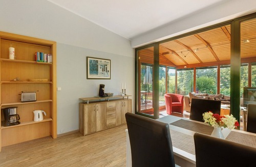 Mammelzen Apartment | Apartment 'In the Green' with Private Terrace and Wi-Fi