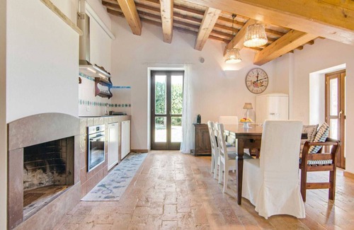 Mombaroccio Apartment | Apartment in Villagrande with Adriatic Views