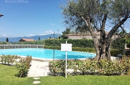 Bardolino Apartment | APARTMENT IN VILLA, LAKE VIEW, 5 MINUTES WALK FROM THE LAKE AND THE VILLAGE