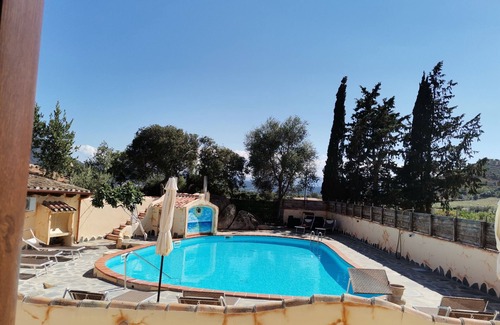 Onifai Apartment | Apartment in Villa with pool