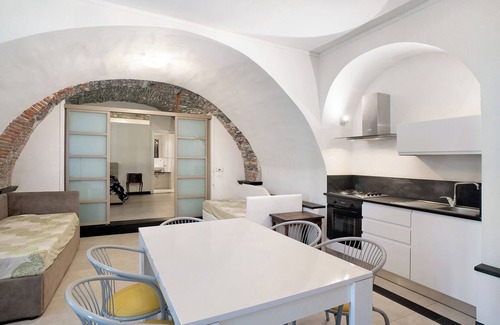 Cervo Apartment | Apartment 'Inglese, Borgo Dei Pescatori' with Private Terrace, Balcony and Wi-Fi