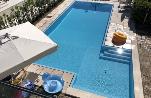 Bardolino Apartment | APARTMENT INSIDE A VILLA, LARGE GARDEN WITH LAKE AND POOL VIEW