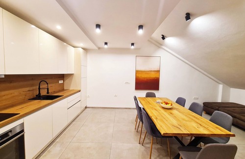 Izola Apartment | Apartment is located 5 min walk to City center and 350m from the sea coast.